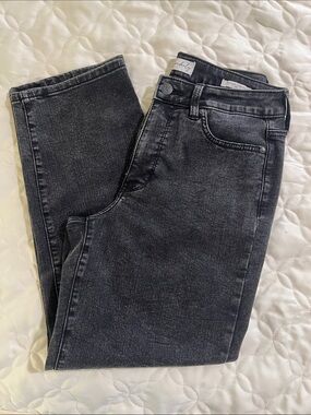 Wonderly Black Vintage Straight Denim Jeans With Subtle Fading